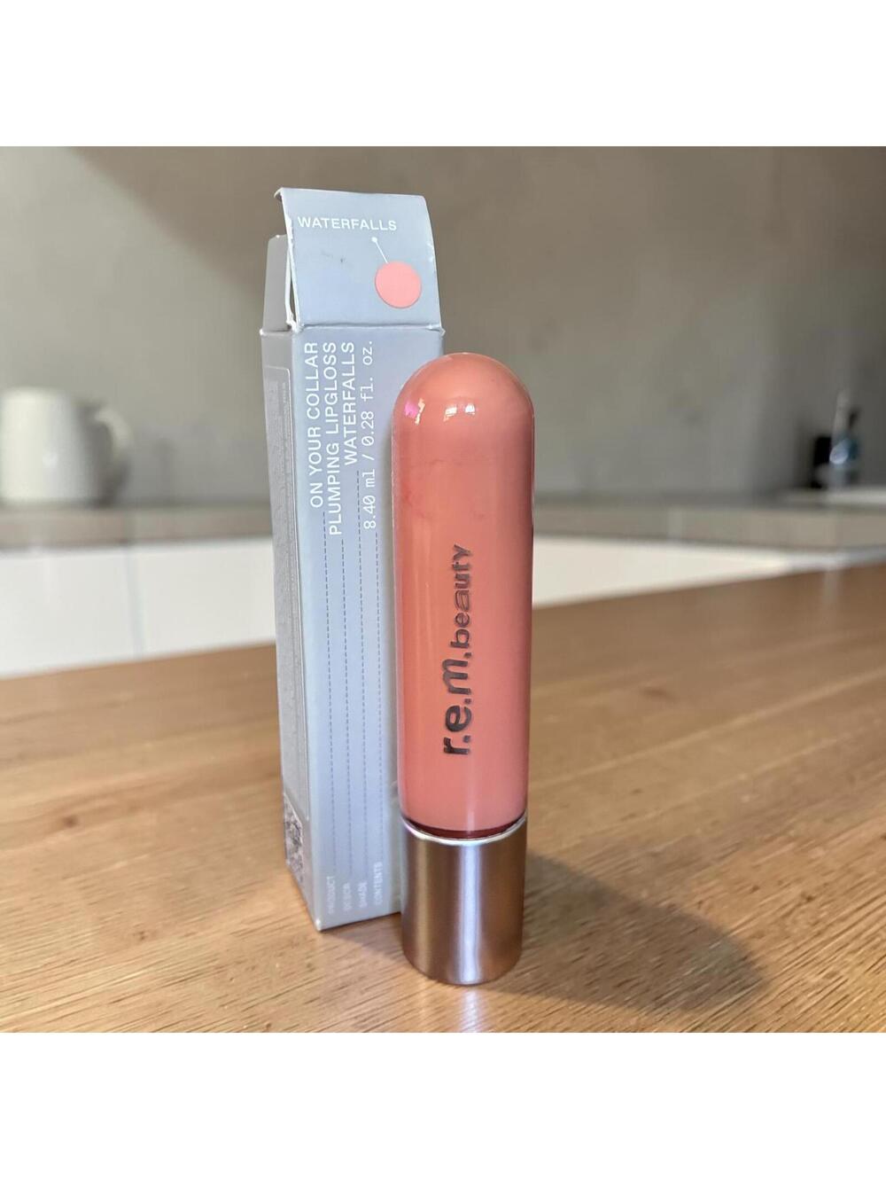 r.e.m. beauty On Your Collar Plumping Lip Gloss - Waterfall